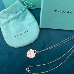 Tiffany & Co. “return to Tiffany” necklace